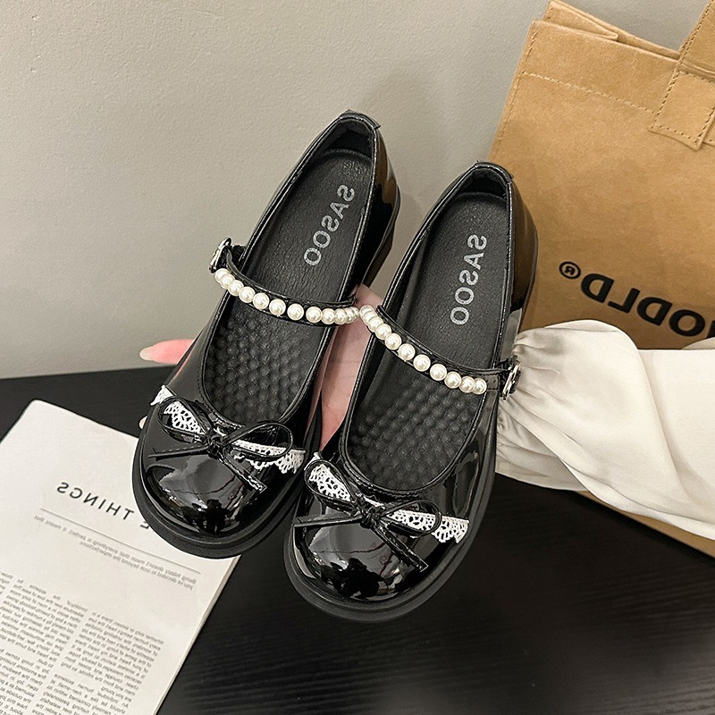Damskie buty klasyczne z okrąg – Leather Classic Strap recenzja i cena
