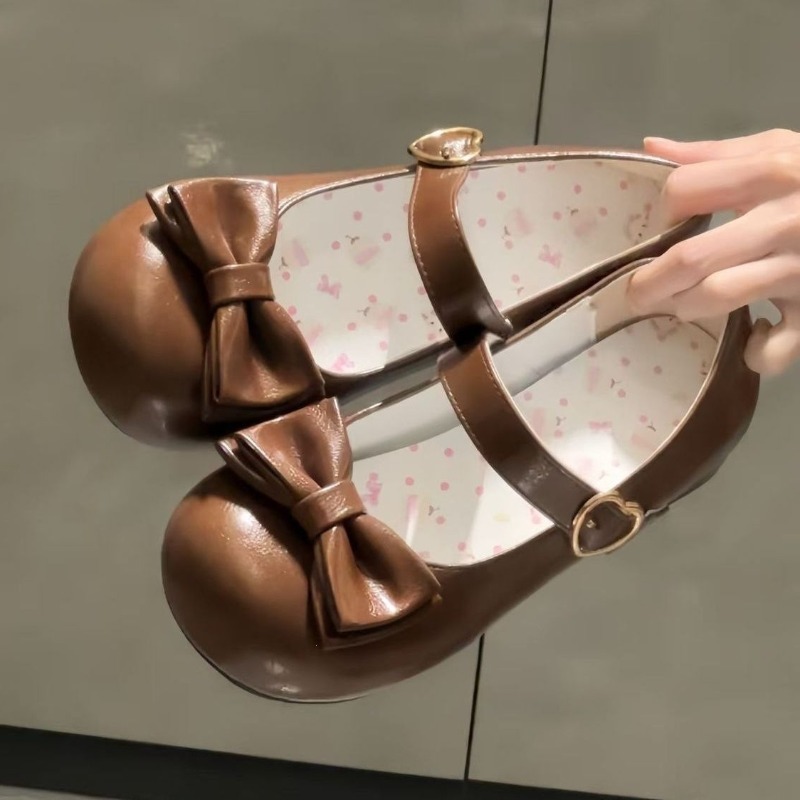 Słodkie, urocze buty Lolita z  – Leather Classic Strap recenzja i cena