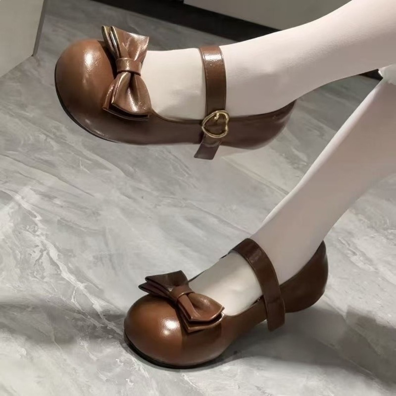 Słodkie, urocze buty Lolita z  – Leather Classic Strap recenzja i cena